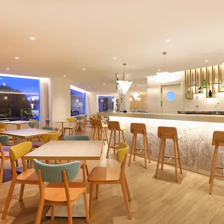 Iberostar Waves Playa De Muro מלון